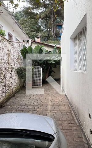 Casa à venda com 330m², 3 quartos e 3 vagas Casa à venda com 330m², 3 quartos e 3 vagasGaragem