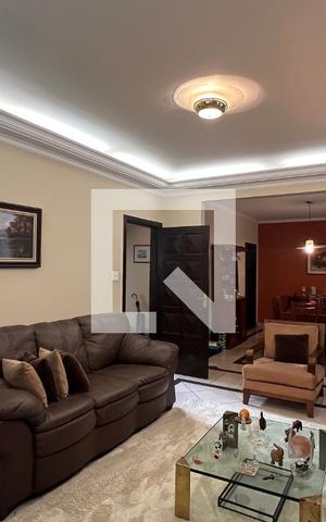 Casa à venda com 330m², 3 quartos e 3 vagas Casa à venda com 330m², 3 quartos e 3 vagasSala
