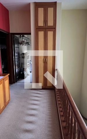 Casa à venda com 330m², 3 quartos e 3 vagas Casa à venda com 330m², 3 quartos e 3 vagasLiving