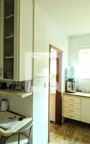 Apartamento à venda com 260m², 4 quartos e 3 vagasCozinha