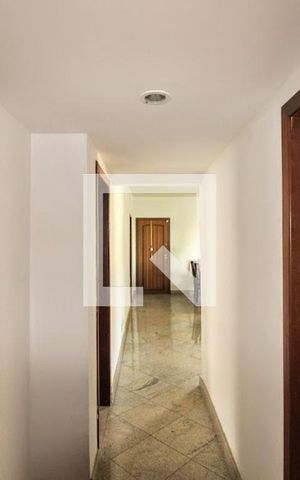 Apartamento à venda com 260m², 4 quartos e 3 vagasCorredor