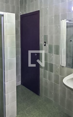 Casa à venda com 178m², 4 quartos e 3 vagas Casa à venda com 178m², 4 quartos e 3 vagasBanheiro