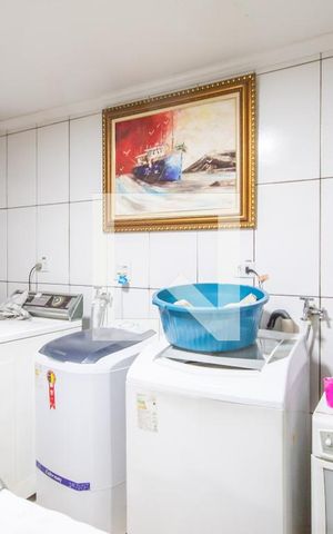 Casa à venda com 450m², 5 quartos e 3 vagas Casa à venda com 450m², 5 quartos e 3 vagasÁrea de Serviço