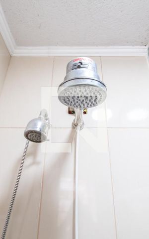 Casa à venda com 450m², 5 quartos e 3 vagas Casa à venda com 450m², 5 quartos e 3 vagasBanheiro da Suíte