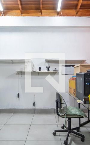 Casa à venda com 450m², 5 quartos e 3 vagas Casa à venda com 450m², 5 quartos e 3 vagasQuarto 2