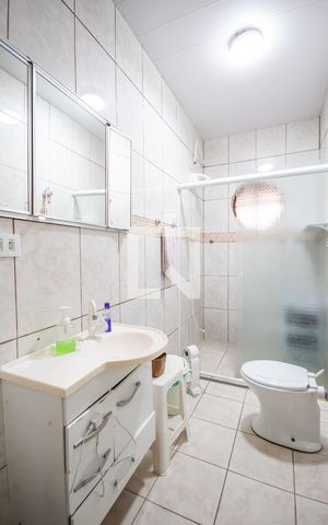 Casa à venda com 450m², 5 quartos e 3 vagas Casa à venda com 450m², 5 quartos e 3 vagasBanheiro 2