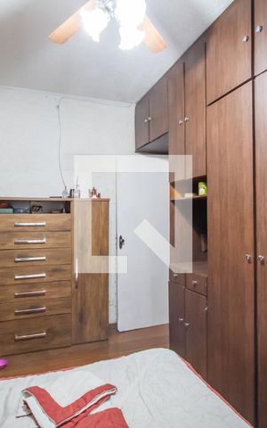 Casa à venda com 450m², 5 quartos e 3 vagas Casa à venda com 450m², 5 quartos e 3 vagasQuarto 2