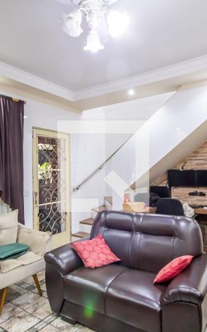 Casa à venda com 450m², 5 quartos e 3 vagas Casa à venda com 450m², 5 quartos e 3 vagasSala