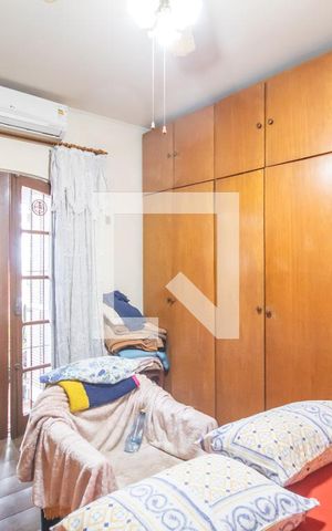 Casa à venda com 450m², 5 quartos e 3 vagas Casa à venda com 450m², 5 quartos e 3 vagasSuíte