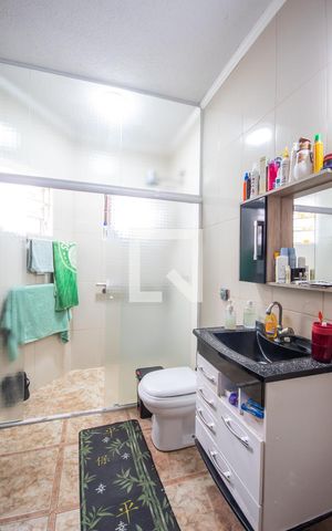 Casa à venda com 450m², 5 quartos e 3 vagas Casa à venda com 450m², 5 quartos e 3 vagasBanheiro da Suíte