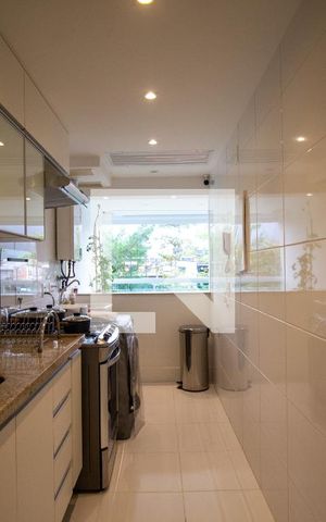 Apartamento à venda com 140m², 2 quartos e 2 vagas Apartamento à venda com 140m², 2 quartos e 2 vagasCozinha e Área de Serviço