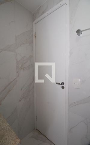 Apartamento à venda com 65m², 2 quartos e 1 vaga Apartamento à venda com 65m², 2 quartos e 1 vagaBanheiro da Suíte