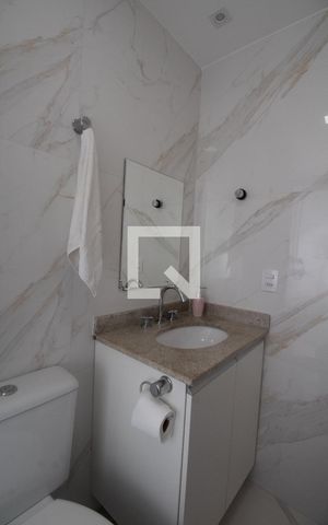 Apartamento à venda com 65m², 2 quartos e 1 vaga Apartamento à venda com 65m², 2 quartos e 1 vagaBanheiro da Suíte