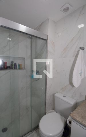 Apartamento à venda com 65m², 2 quartos e 1 vaga Apartamento à venda com 65m², 2 quartos e 1 vagaBanheiro da Suíte