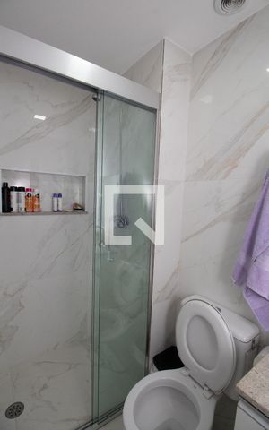 Apartamento à venda com 65m², 2 quartos e 1 vaga Apartamento à venda com 65m², 2 quartos e 1 vagaBanheiro Social