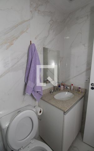 Apartamento à venda com 65m², 2 quartos e 1 vaga Apartamento à venda com 65m², 2 quartos e 1 vagaBanheiro Social
