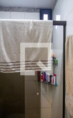 Apartamento à venda com 205m², 4 quartos e 2 vagas Apartamento à venda com 205m², 4 quartos e 2 vagasBanheiro da Suíte