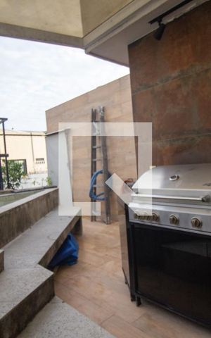 Apartamento à venda com 205m², 4 quartos e 2 vagas Apartamento à venda com 205m², 4 quartos e 2 vagasVaranda