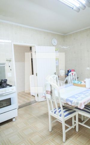 Casa para alugar com 250m², 3 quartos e 5 vagas Casa para alugar com 250m², 3 quartos e 5 vagasCozinha