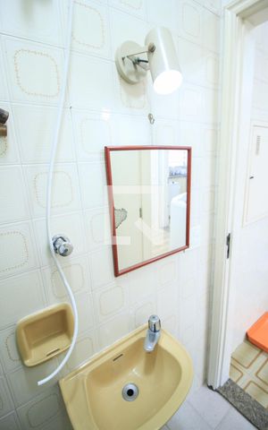 Casa para alugar com 250m², 3 quartos e 5 vagas Casa para alugar com 250m², 3 quartos e 5 vagasÁrea de serviço - Banheiro