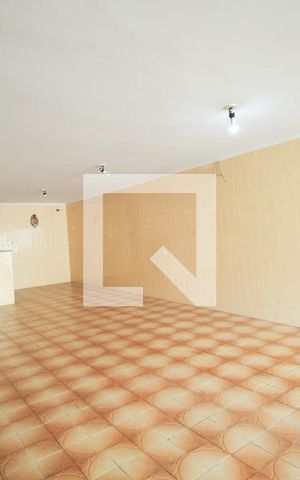 Casa para alugar com 250m², 3 quartos e 5 vagas Casa para alugar com 250m², 3 quartos e 5 vagasGaragem