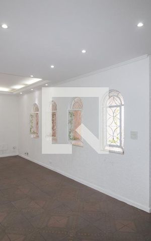 Casa à venda com 127m², 3 quartos e 2 vagas Casa à venda com 127m², 3 quartos e 2 vagasSala