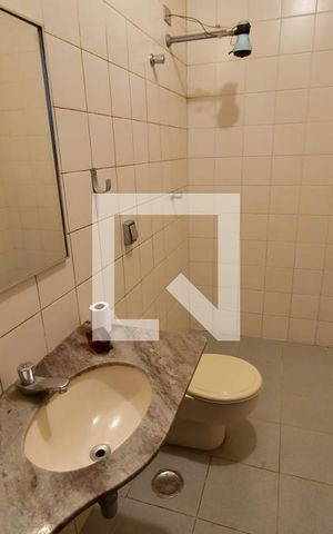 Casa à venda com 986m², 7 quartos e 10 vagasBanheiro de serviço 1 - Suíte