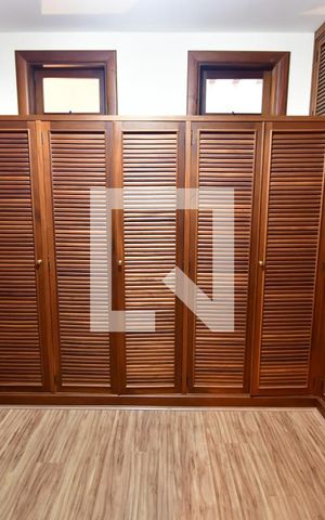 Casa à venda com 986m², 7 quartos e 10 vagasQuarto 1 - Suíte Closet