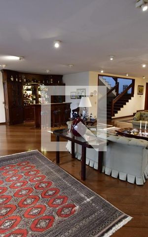 Casa à venda com 986m², 7 quartos e 10 vagasSala