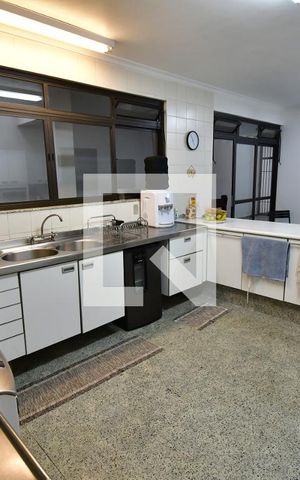 Casa à venda com 986m², 7 quartos e 10 vagasCozinha
