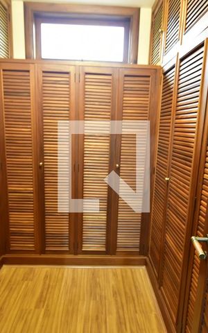 Casa à venda com 986m², 7 quartos e 10 vagasQuarto 2 - Suíte Closet