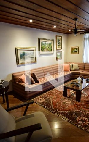 Casa à venda com 986m², 7 quartos e 10 vagasSala TV