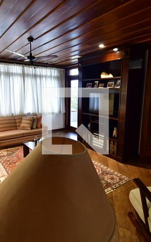 Casa à venda com 986m², 7 quartos e 10 vagasSala TV