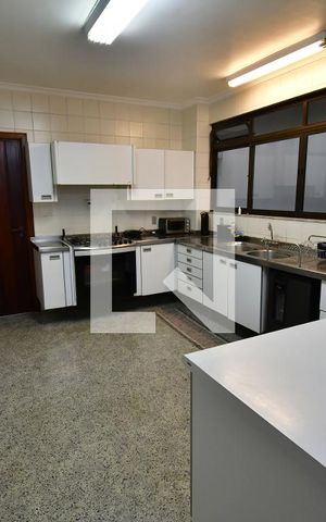 Casa à venda com 986m², 7 quartos e 10 vagasCozinha