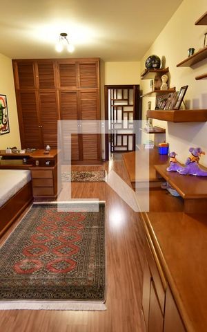 Casa à venda com 986m², 7 quartos e 10 vagasQuarto 4 - Suíte
