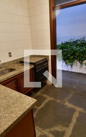 Casa à venda com 986m², 7 quartos e 10 vagasCopa 2