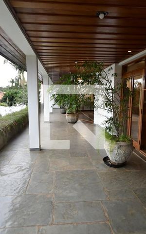 Casa à venda com 986m², 7 quartos e 10 vagasSala TV - Sacada