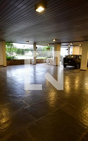 Casa à venda com 986m², 7 quartos e 10 vagasSalão / Garagem