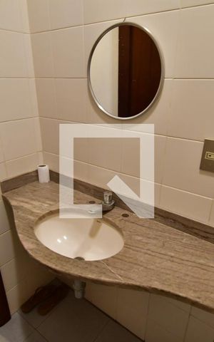 Casa à venda com 986m², 7 quartos e 10 vagasBanheiro de serviço