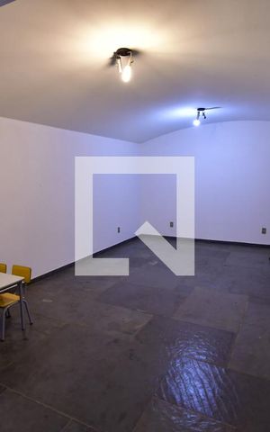 Casa à venda com 986m², 7 quartos e 10 vagasAdega