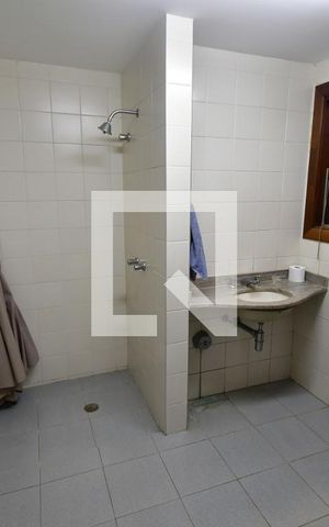 Casa à venda com 986m², 7 quartos e 10 vagasBanheiro / Vestiário