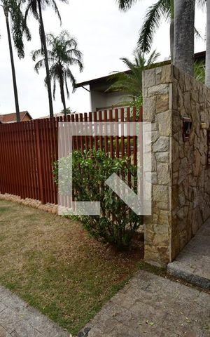 Casa à venda com 986m², 7 quartos e 10 vagasFachada