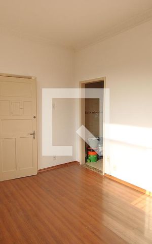 Apartamento à venda com 86m², 2 quartos e sem vagaSala