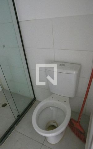 Apartamento à venda com 42m², 2 quartos e sem vaga Apartamento à venda com 42m², 2 quartos e sem vagaBanheiro
