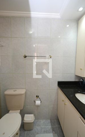 Apartamento à venda com 74m², 3 quartos e 1 vagaBanheiro da Suíte