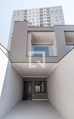Casa à venda com 156m², 3 quartos e 2 vagasFachada Interna