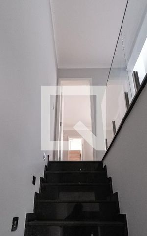 Casa à venda com 156m², 3 quartos e 2 vagasEscada