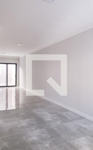 Casa à venda com 156m², 3 quartos e 2 vagasSala