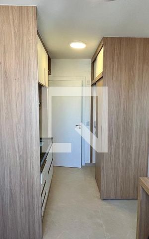 Studio para alugar com 24m², 1 quarto e sem vaga Studio para alugar com 24m², 1 quarto e sem vagaSala