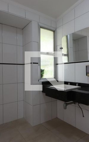 Casa à venda com 574m², 3 quartos e 5 vagasBanheiro da Suíte 1